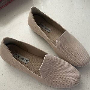 Steve Madden Flats (Size 7.5)
